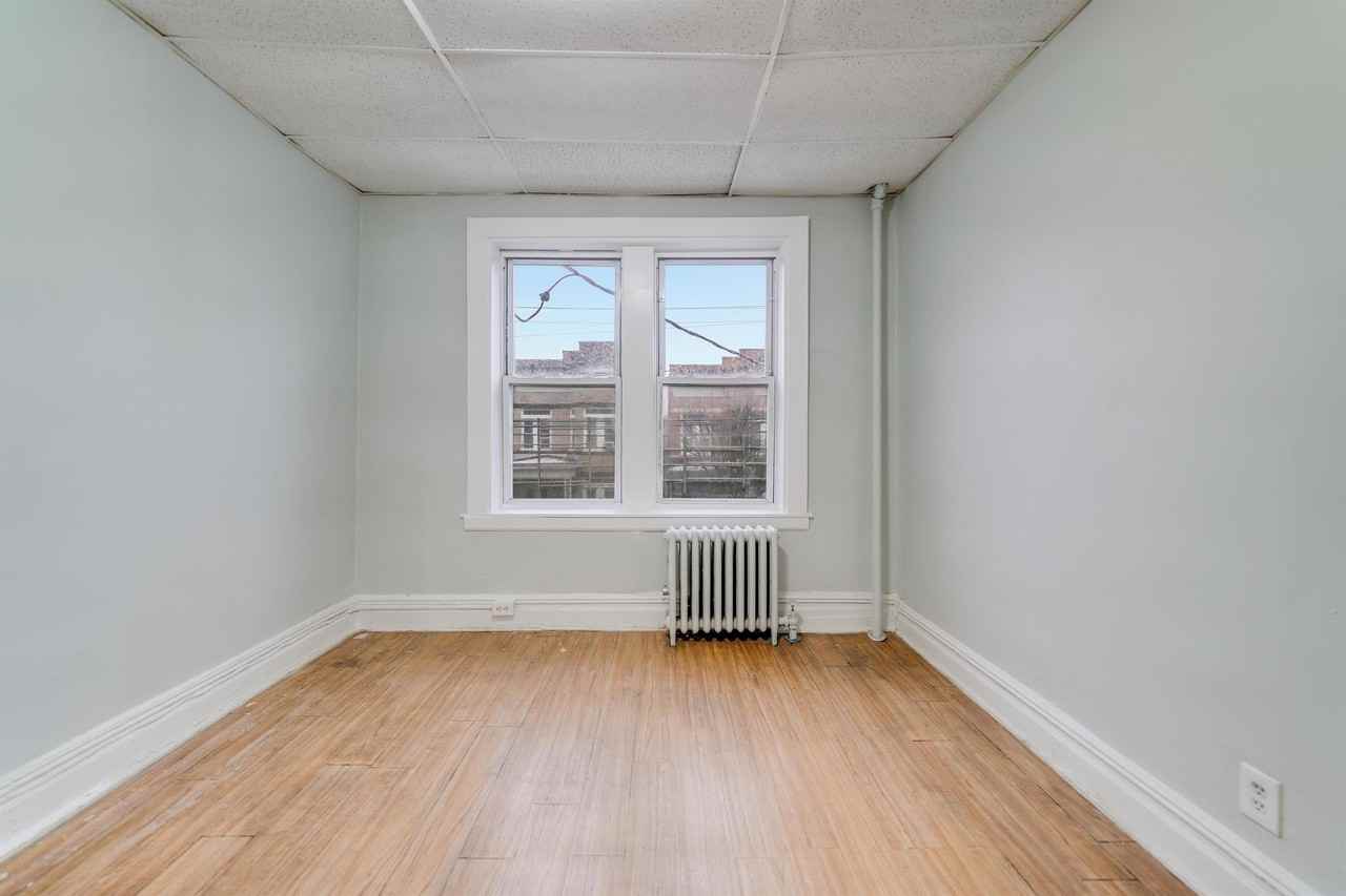 5309 Hudson Ave #05 - Photo 6 of 9