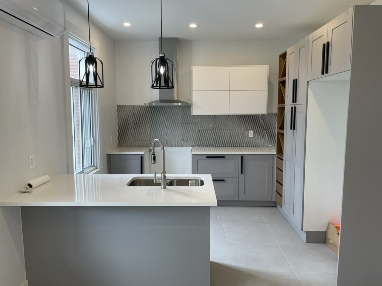 7320 Sherbrooke St W - Photo 2 of 19