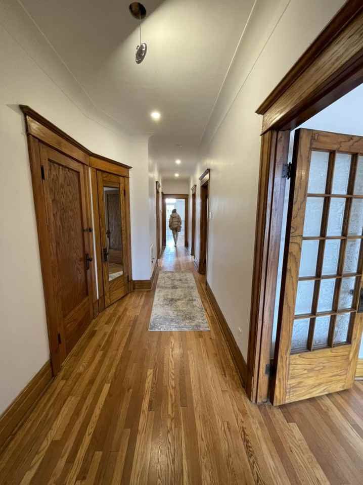 7320 Sherbrooke St W - Photo 3 of 19