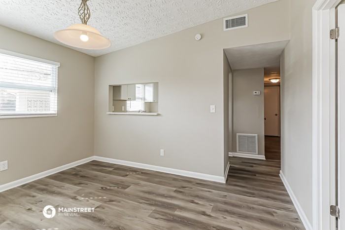 885 Westgate Dr - Photo 3 of 16