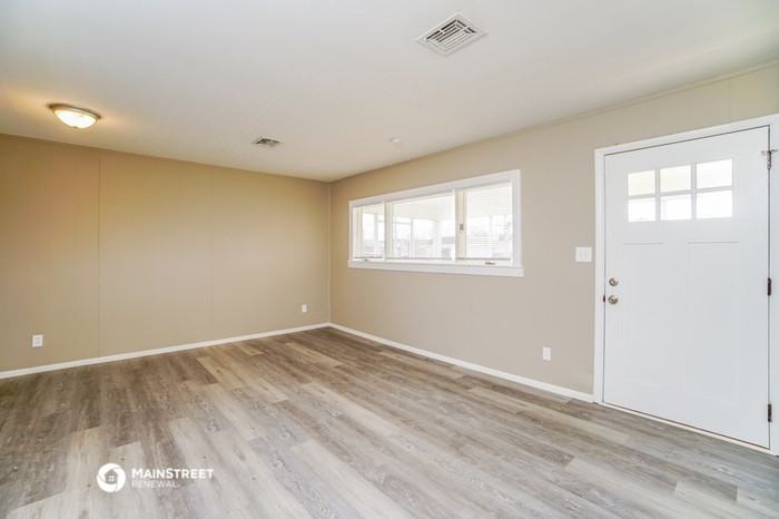 4002 E Livingston Ave - Photo 3 of 16