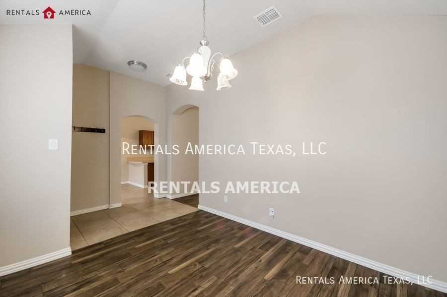 109 Glenview Dr - Photo 2 of 25