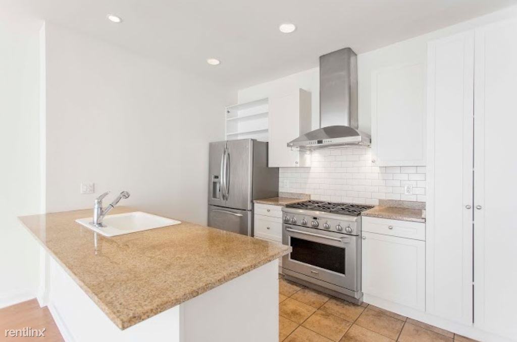 260 S 11th St - Photo 3 of 6