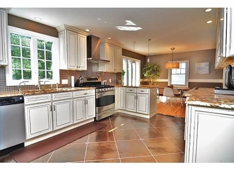 66 Glen Blvd - Photo 3 of 9