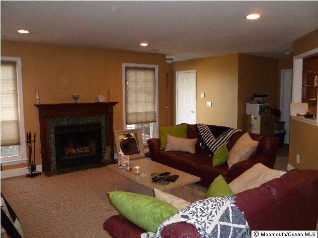 354 Mayfair Pl - Photo 2 of 7