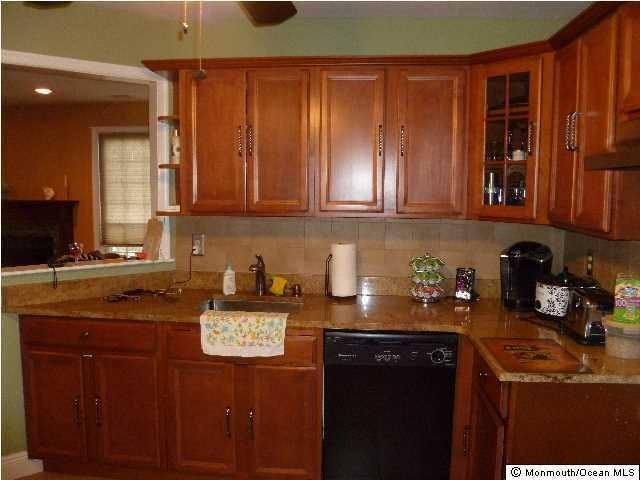 354 Mayfair Pl - Photo 3 of 7