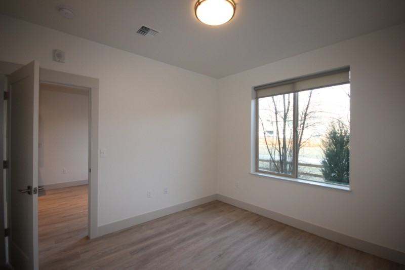 110 Colorado Ave - Photo 4 of 14