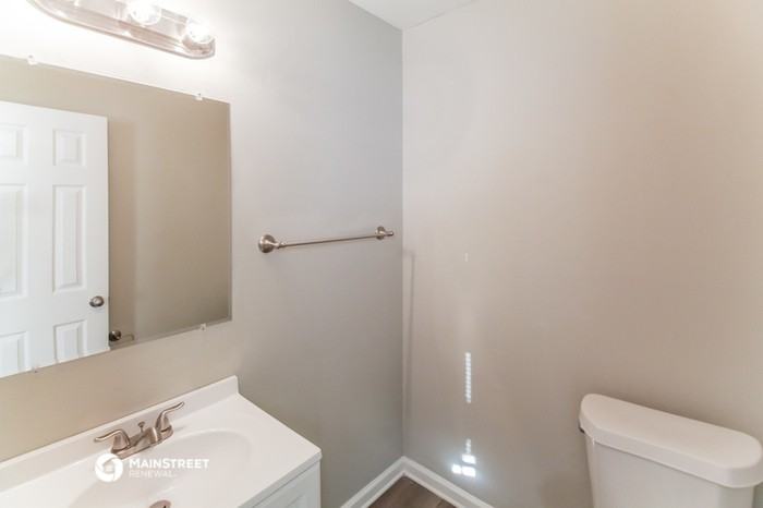 1350 Ryanwood Ave - Photo 2 of 4