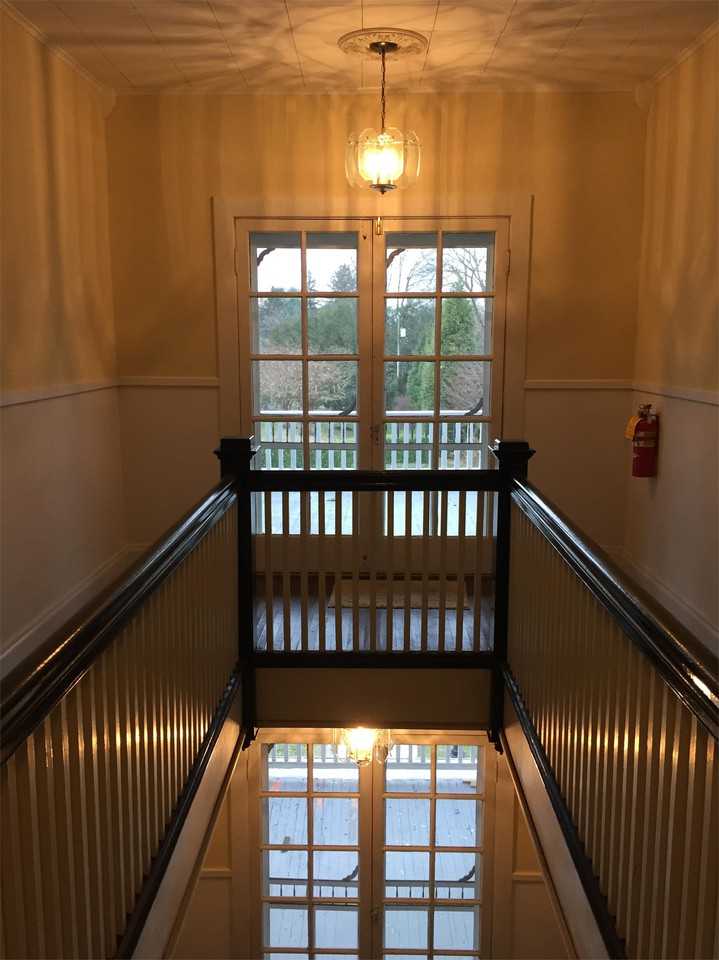 Oakleigh Apartments - Photo 2 of 9