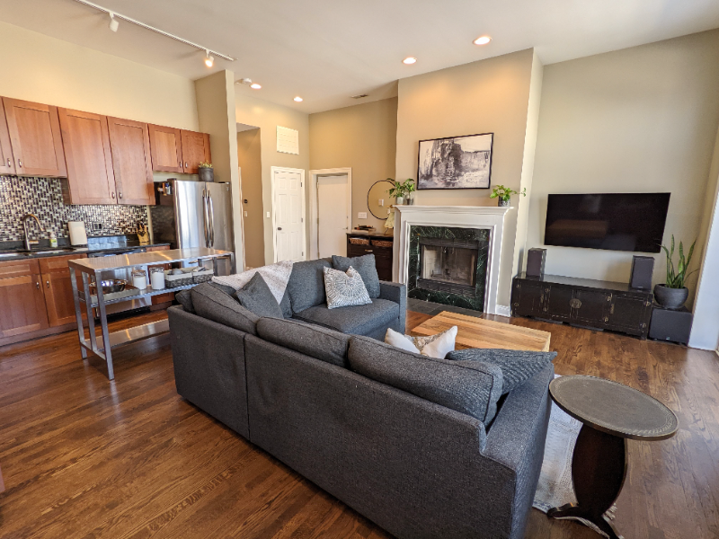 1803 W Thomas St #6 - Photo 2 of 20