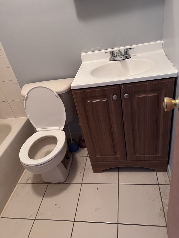 129 129 19 Sidway Pl #3 - Photo 3 of 11