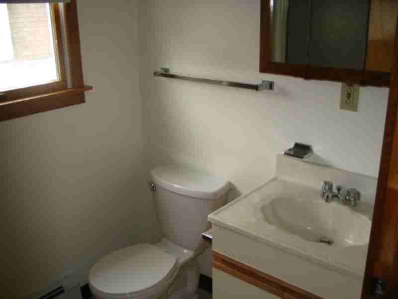 100 Sea St - Photo 3 of 4