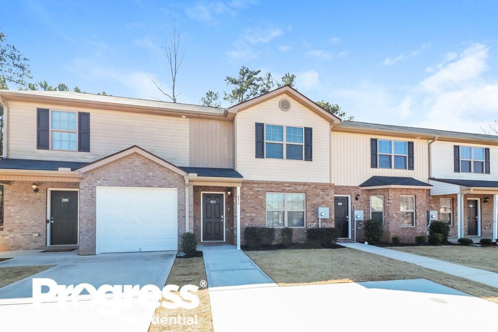 2215 Marlin Dr - Photo 2 of 17