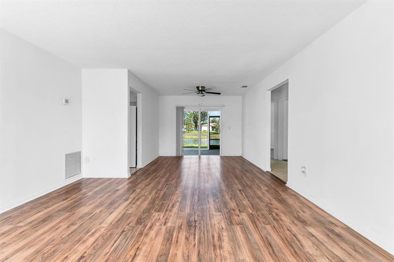 10905 Eureka Street - Photo 2 of 10