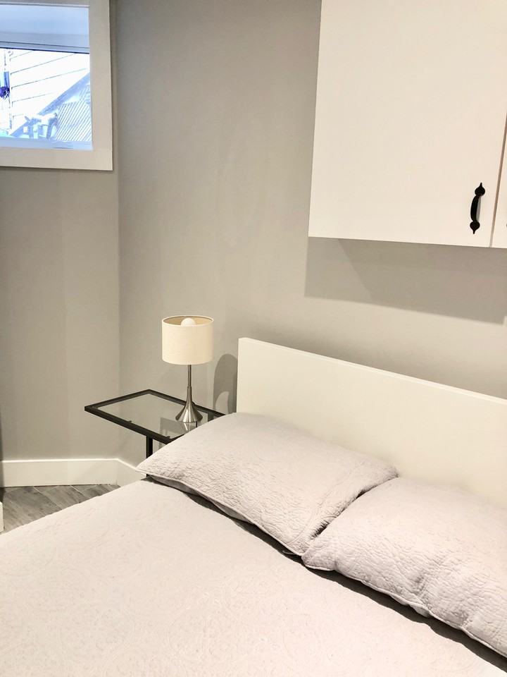 Queen St E & Carlaw Ave - Photo 4 of 9