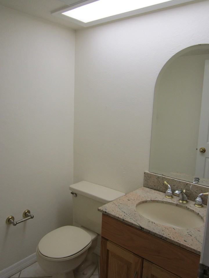 617 Segovia Court Northeast - Photo 7 of 16