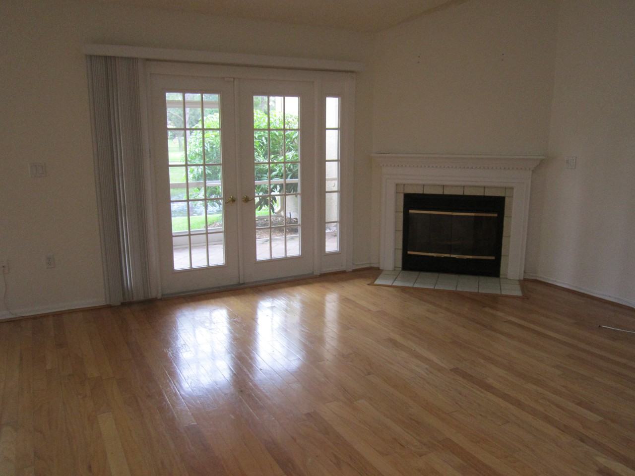 617 Segovia Court Northeast - Photo 2 of 16