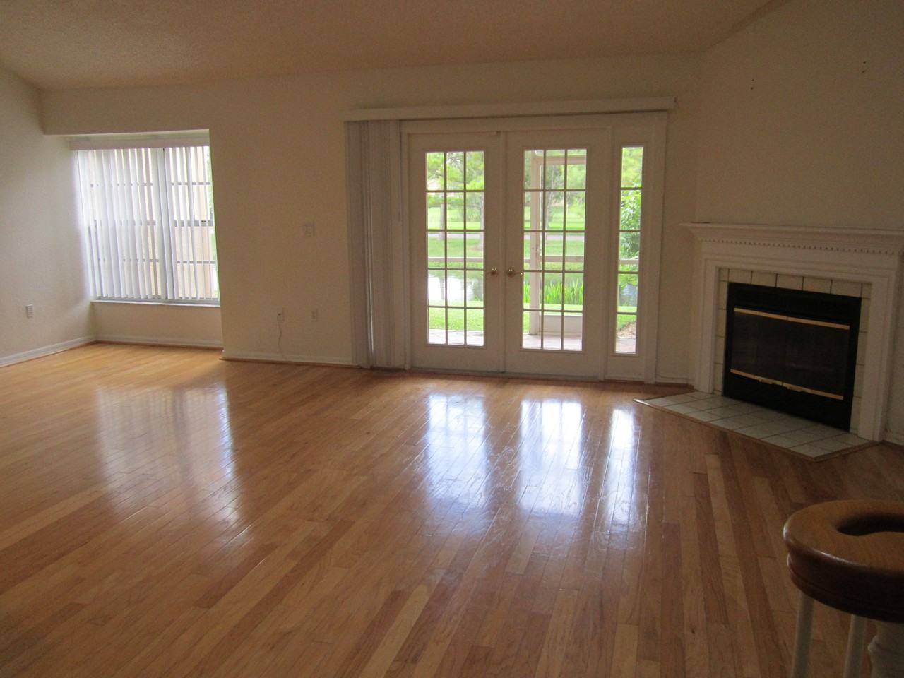 617 Segovia Court Northeast - Photo 3 of 16