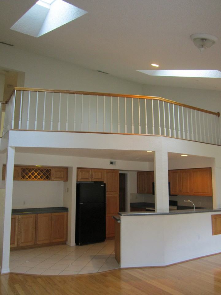 617 Segovia Court Northeast - Photo 4 of 16