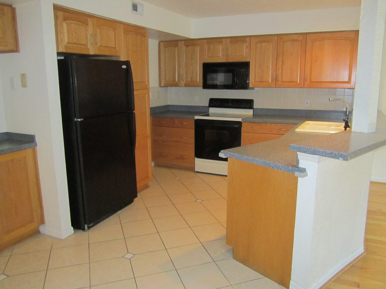 617 Segovia Court Northeast - Photo 6 of 16