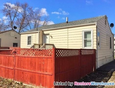 3705 57th St - Photo 3 of 3