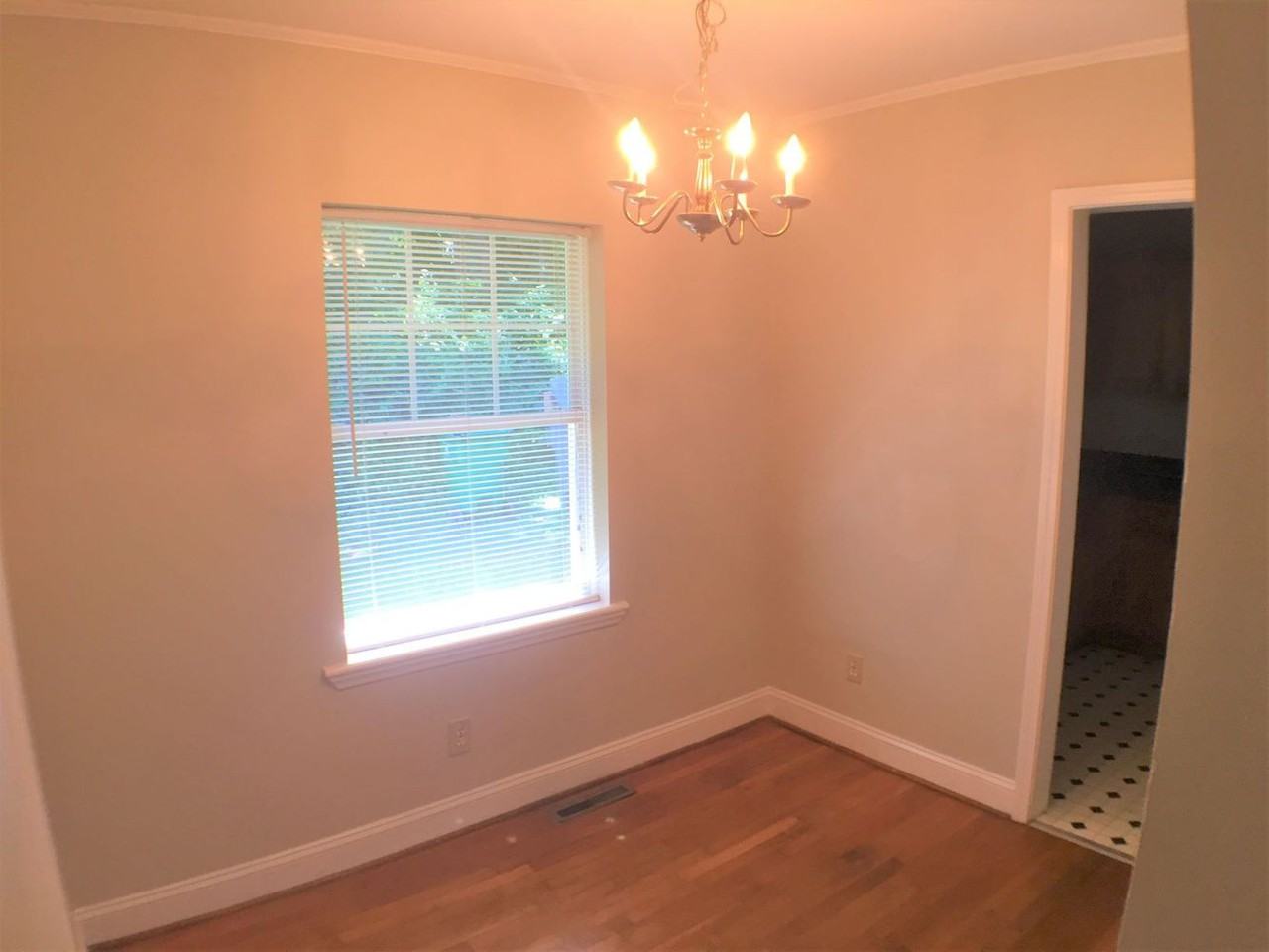 2400 Pinckney Ave - Photo 2 of 11