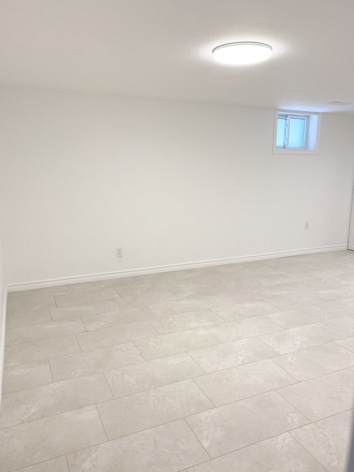 125 Fairglen Avenue - Photo 6 of 18