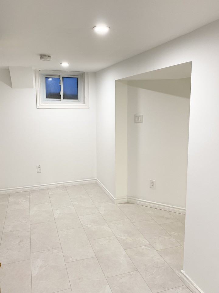 125 Fairglen Avenue - Photo 4 of 18