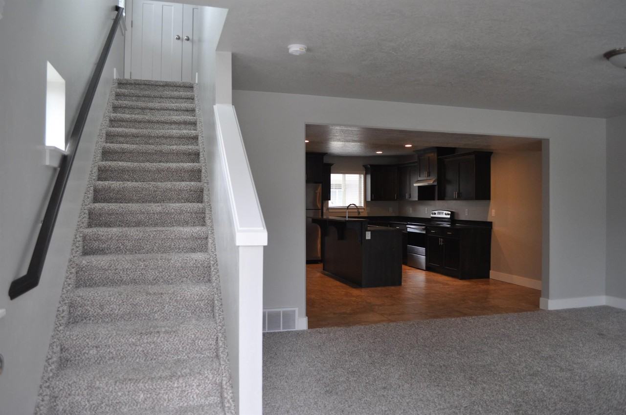 417 W 1400 N #102 - Photo 4 of 14