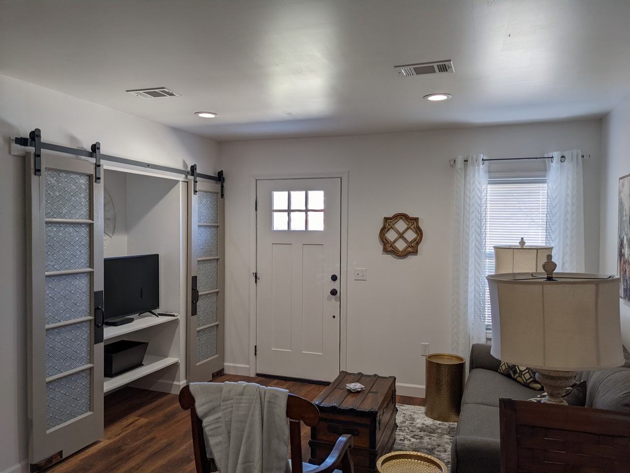 209 W Liberty Ave #B - Photo 3 of 14