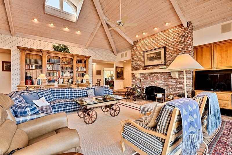 2644 Costebelle Dr - Photo 2 of 18