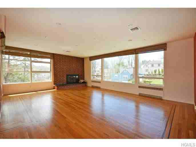 44 Briary Rd - Photo 3 of 18