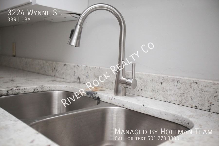 3224 Wynne St - Photo 3 of 10