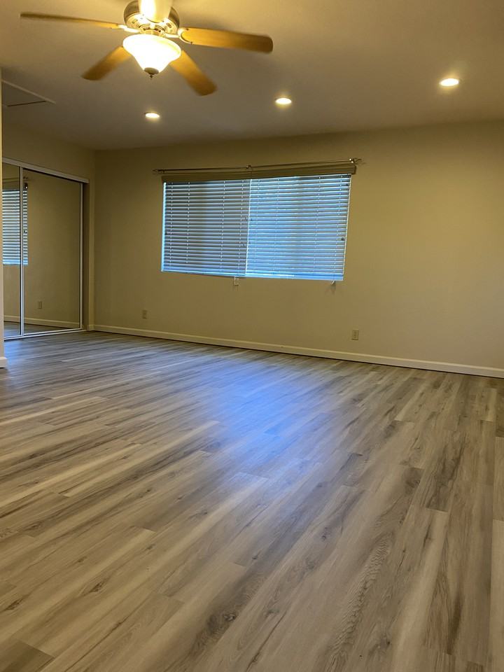 1567 Sutherland Court - Photo 4 of 10