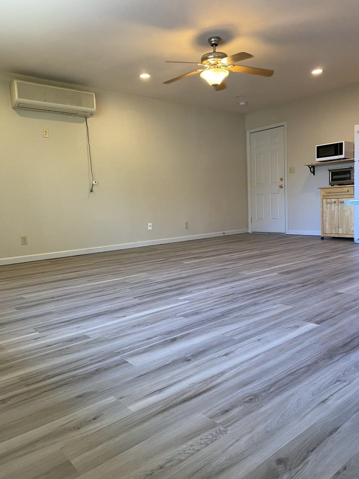 1567 Sutherland Court - Photo 6 of 10