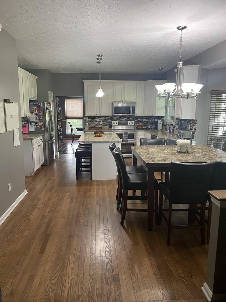 103 Edgewater Ct - Photo 2 of 31