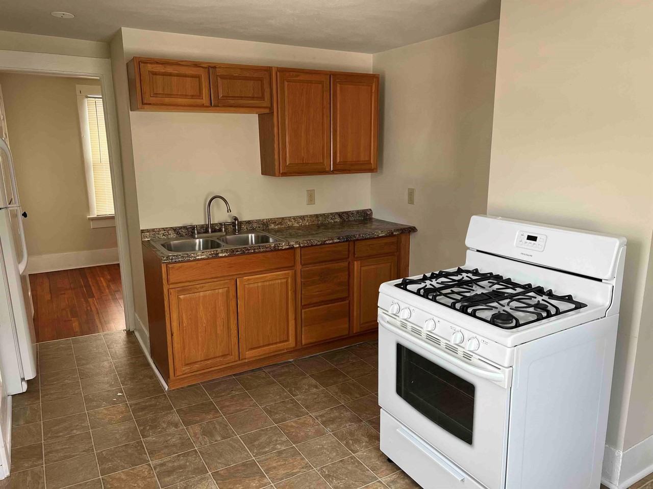 412 Tompkins St #2 - Photo 3 of 7