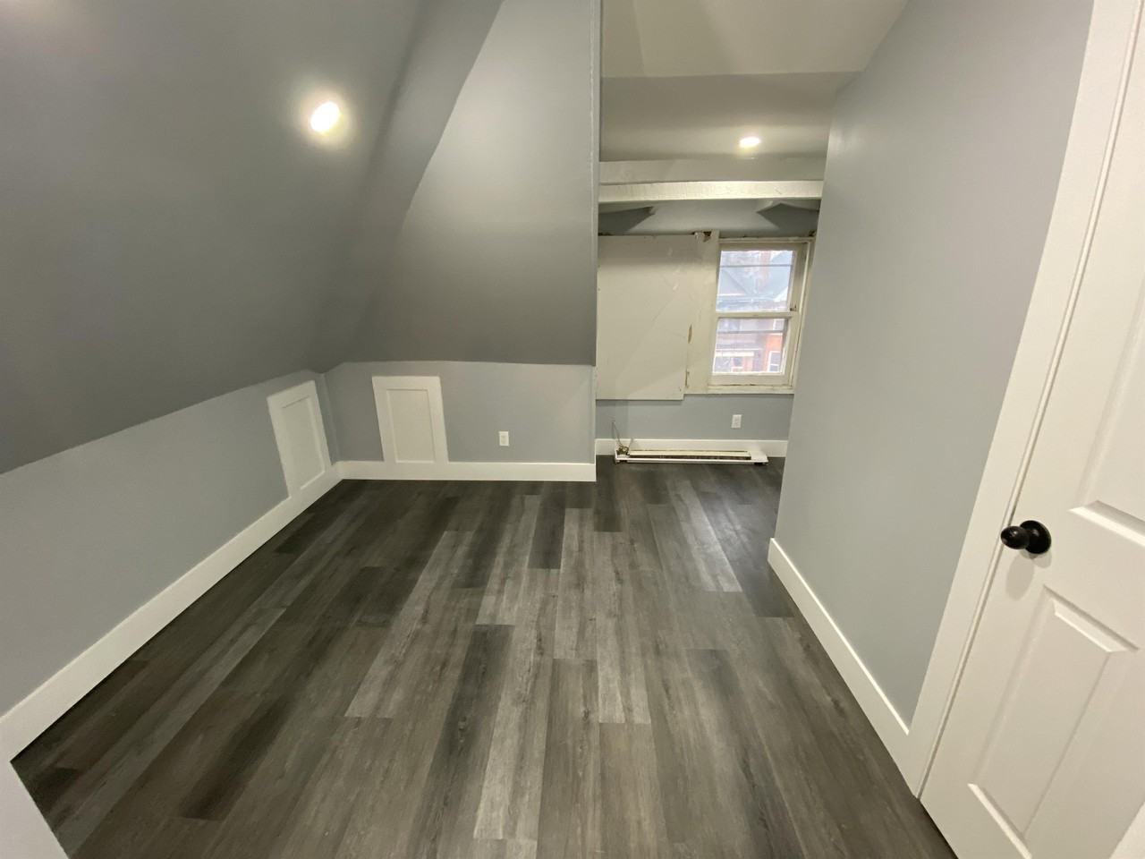 129 Emerald St S - Photo 7 of 18