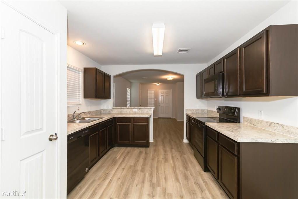 2643 Lina Dr - Photo 3 of 10