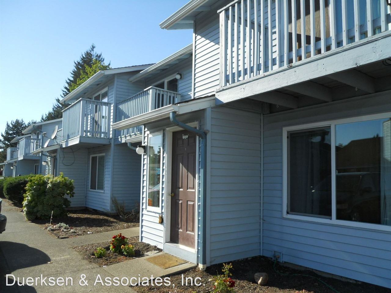 Townhouse ~ Close to Downtown - Photo 2 of 3