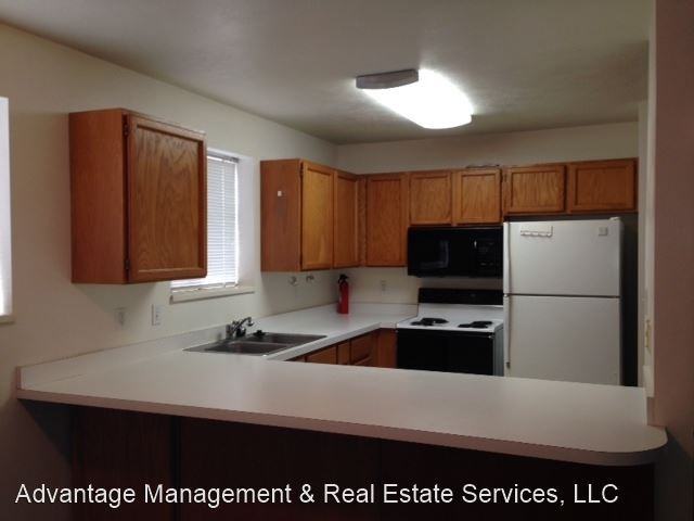 621-627 North 1570 West - Photo 2 of 8