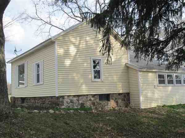 6070 5 Mile Rd NE - Photo 3 of 10