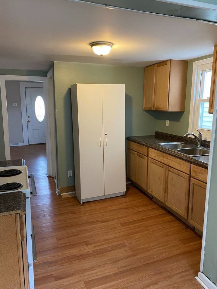 307 Summit Ave - Photo 2 of 7