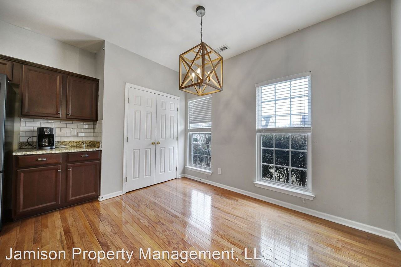 804 Thornapple Ct - Photo 3 of 16