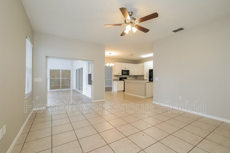 437 Marlberry Leaf Ave - Photo 2 of 11