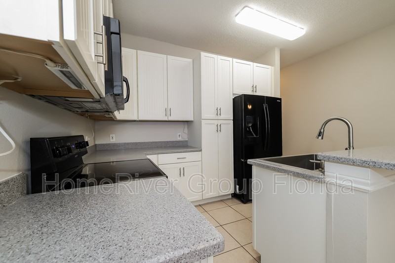 437 Marlberry Leaf Ave - Photo 3 of 11