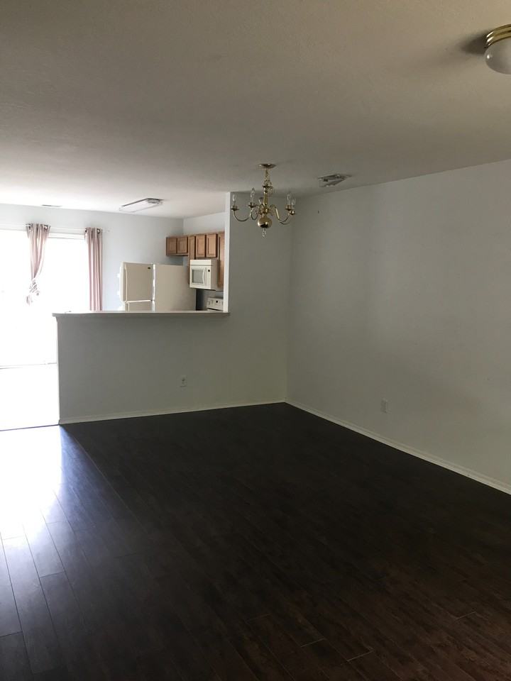 431 Lake Park Way - Photo 3 of 15