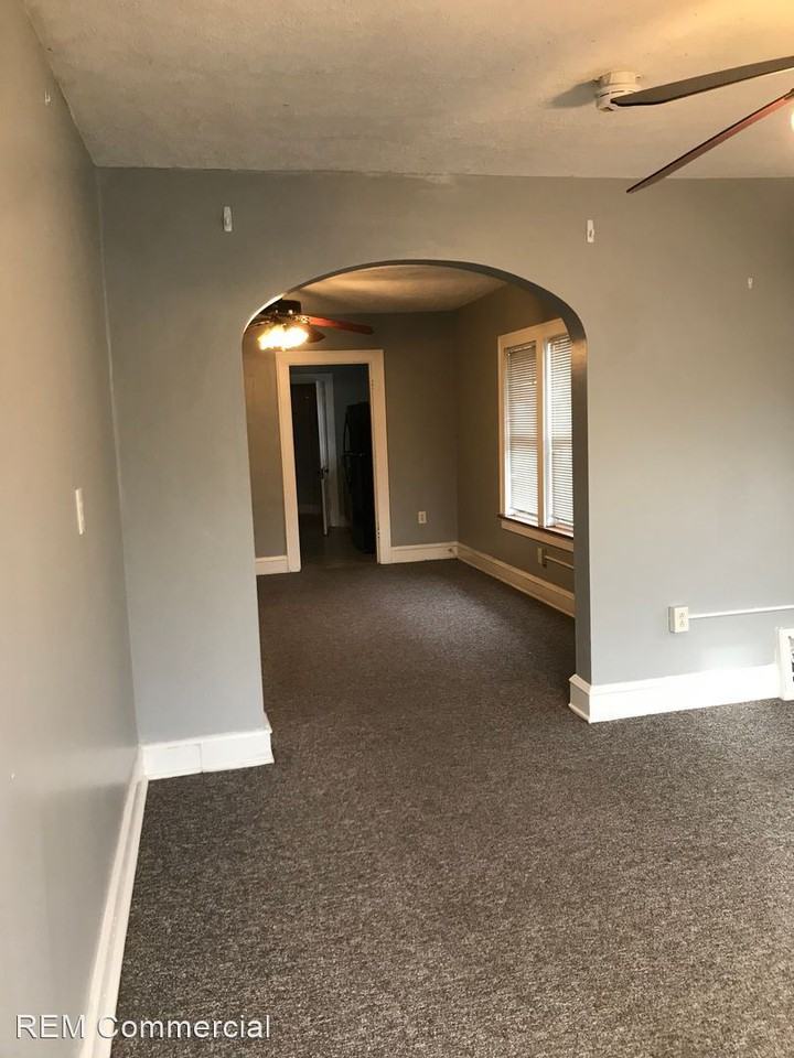 1307 Market Ave N - Photo 3 of 6