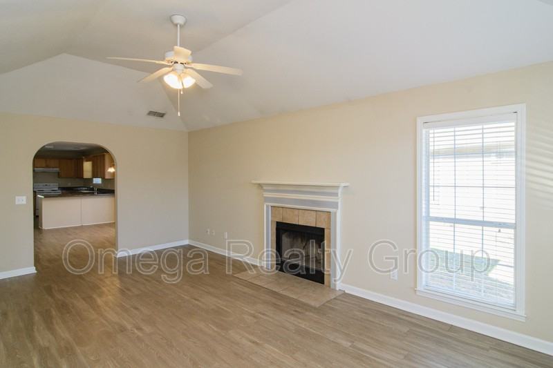 165 Mayfair Ln - Photo 5 of 34