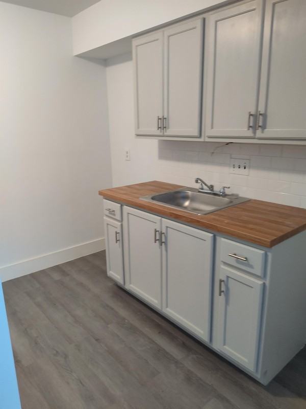 2915 Chippewa St #B - Photo 2 of 6